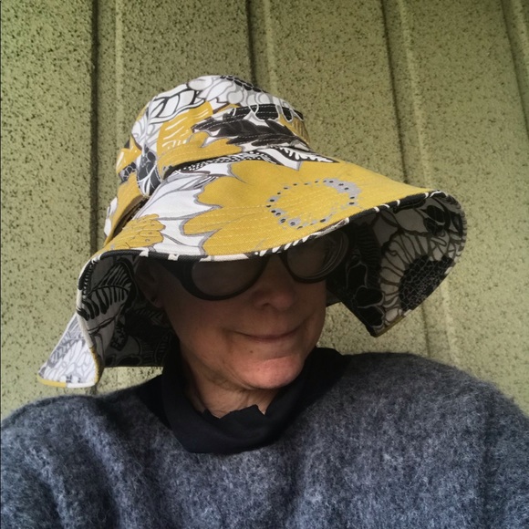 Floppy Wide Brim Floral Print Hat - Picture 1 of 6